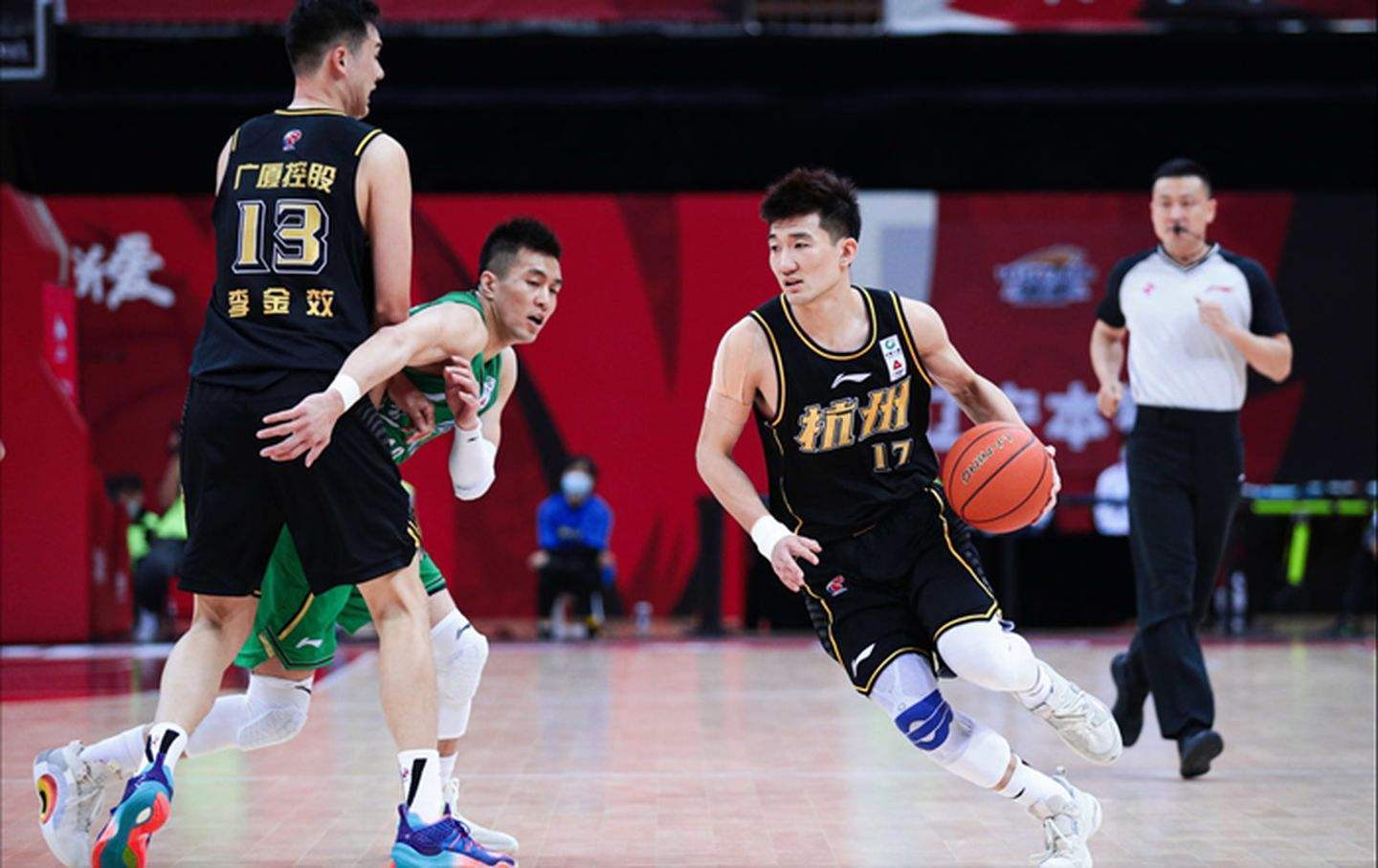 od体育下载-陕西男篮再度夺冠，创造历史辉煌(2020陕西男子篮球联赛)
