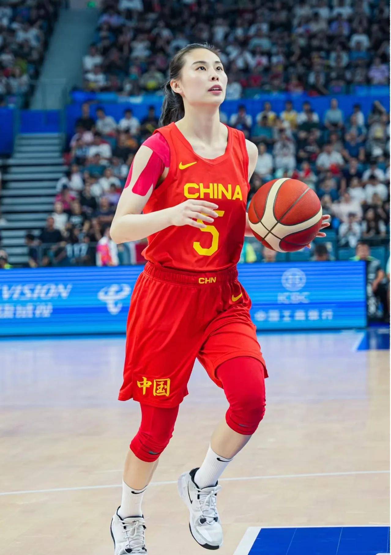 关于中国女篮平均年龄25.4岁选材着眼于洛杉矶奥运会的信息