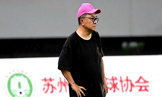 董路直言苏超水平不及职业联赛，国足若参与轻松获胜，但却砸钱诸多争议的简单介绍