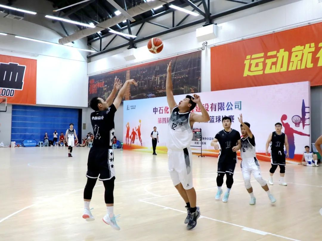 篮球赛事精彩纷呈，球场上的巅峰对决的简单介绍