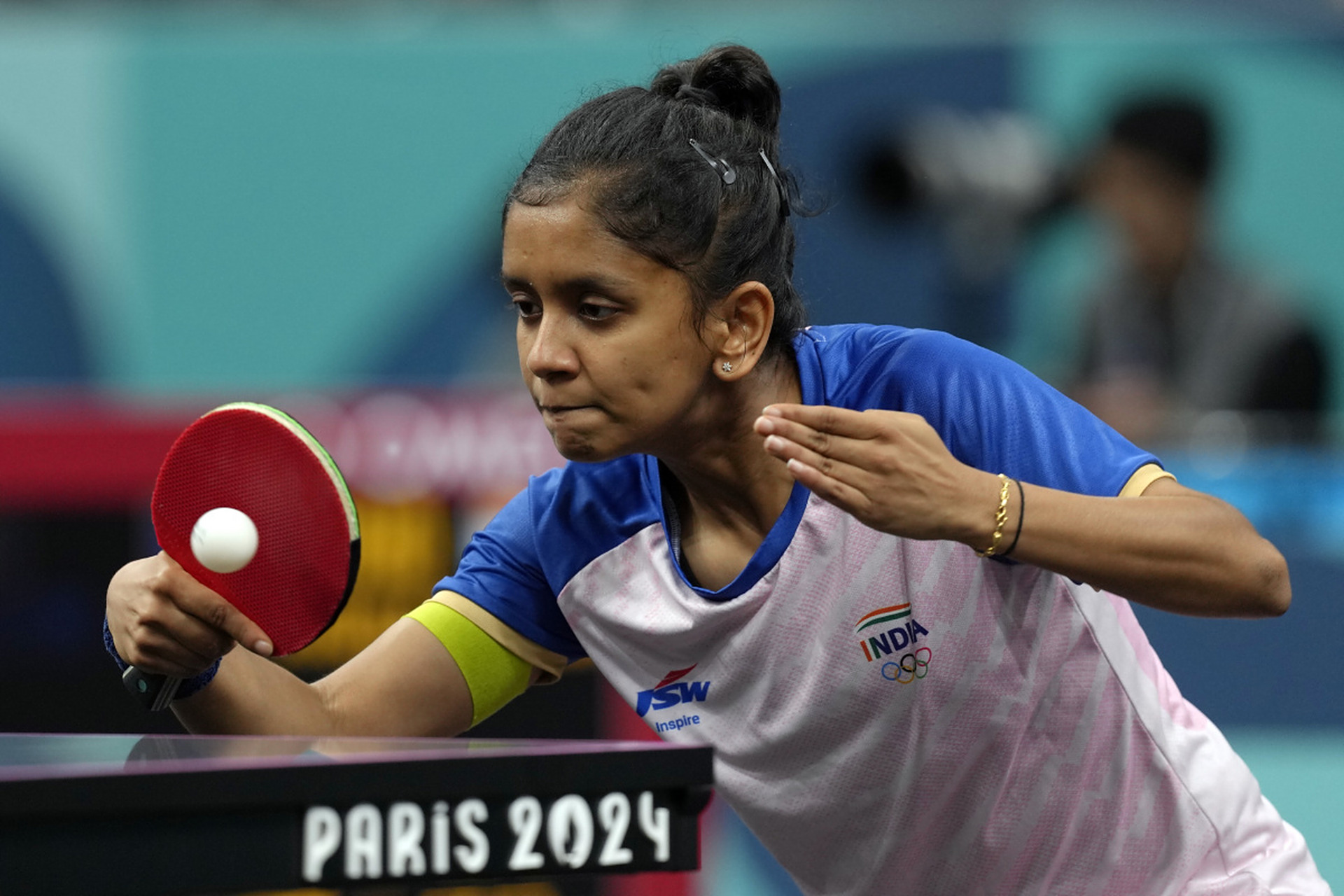 美国女子足球队战胜对手，队员万分兴奋